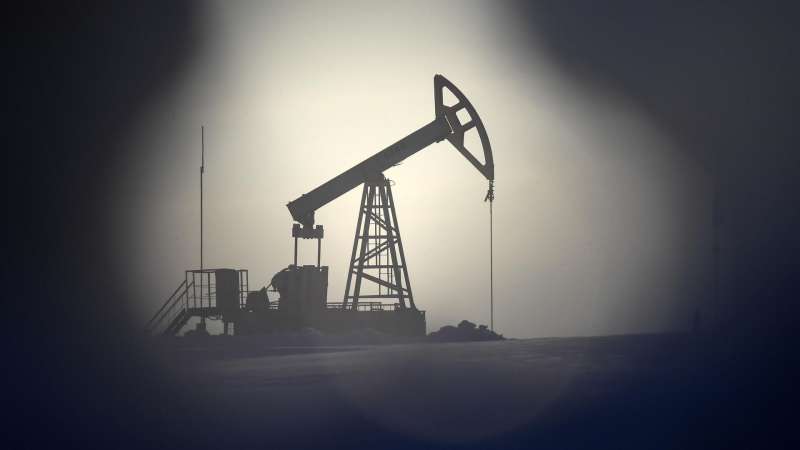 МЭА: Россия нарастила добычу нефти в октябре на 30 тысяч баррелей в сутки