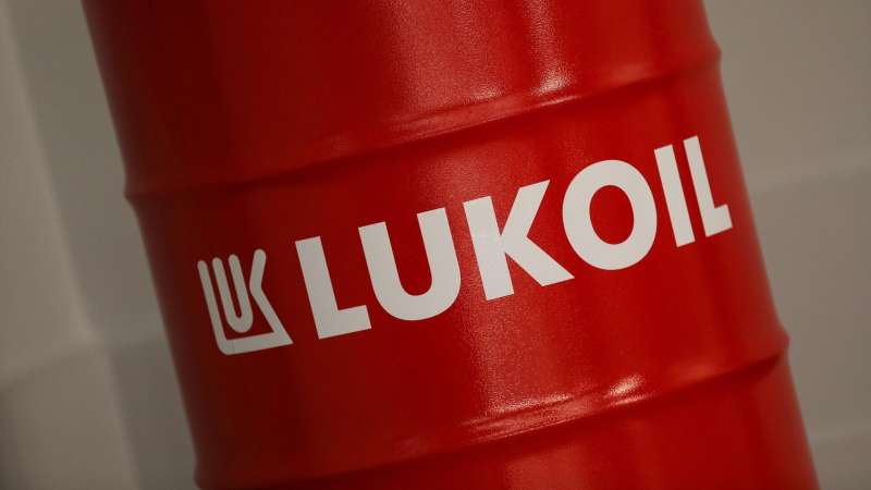 Заводу "Лукойла" в Болгарии грозит приостановка работы, пишут СМИ