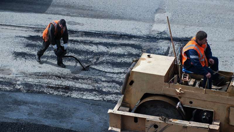 На капитальный ремонт дорог в регионах выделят десять миллиардов рублей