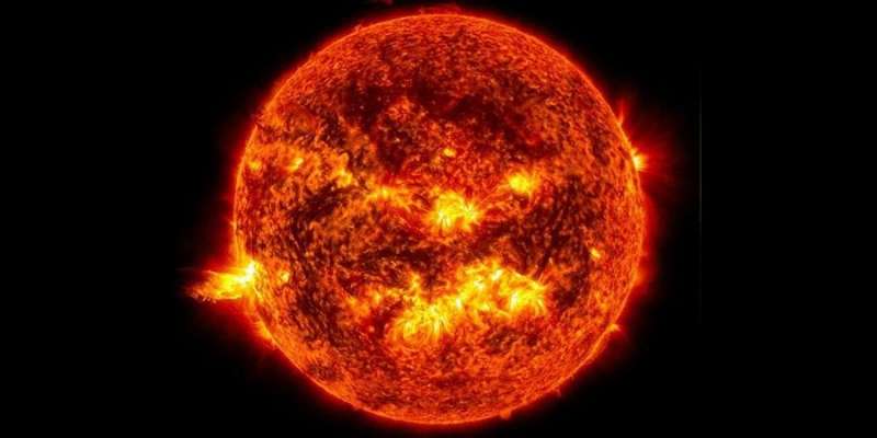 Загадкова діра на Сонці та незвичайні екзопланети. Топ-10 відкриттів за останній рік, які можуть змінити наше уявлення про космос