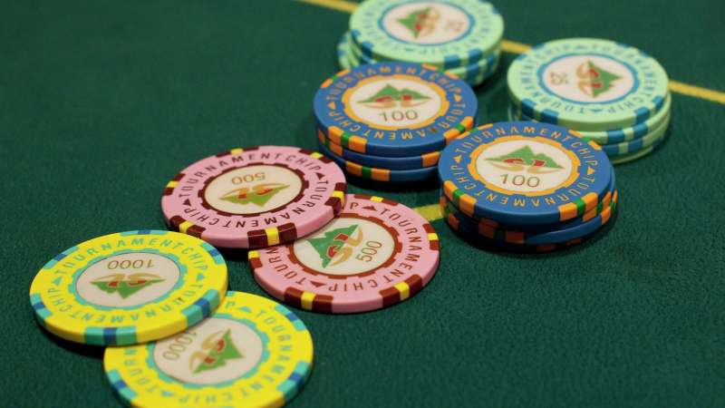 Лицам под ограничительными спецмерами запретили участие в азартных играх