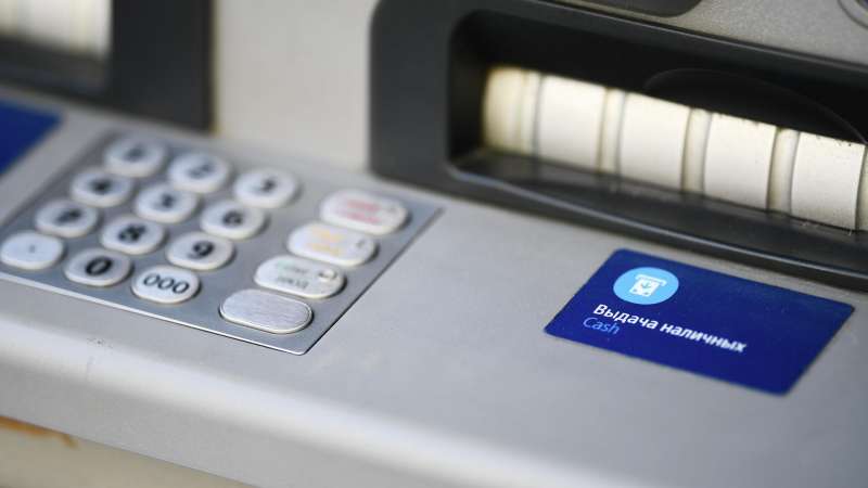 Платежные сервисы банков и банкоматы в России работают штатно