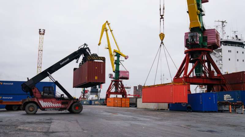В интересах "Росатома" и DP World построят арктический контейнеровоз