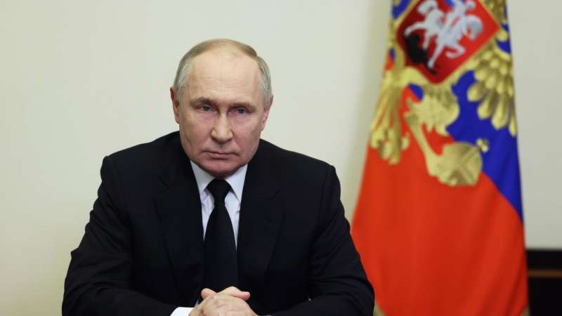 Путин поручил комиссии по НТР представить перечень приоритетных направлений