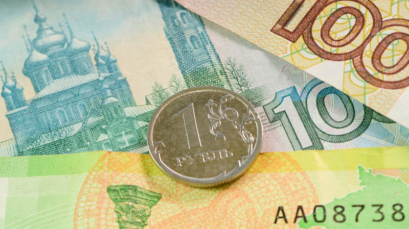 Эксперт оценил влияние ударов по Израилю на курс рубля