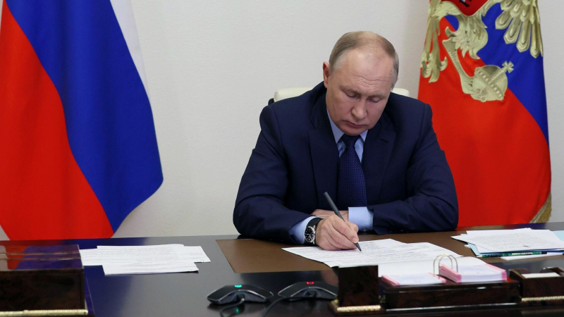 Путин передал "дочки" Ariston и BSH Hausgerate во временное управление