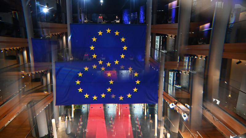 ЕС ввел санкции против компании "Алроса"